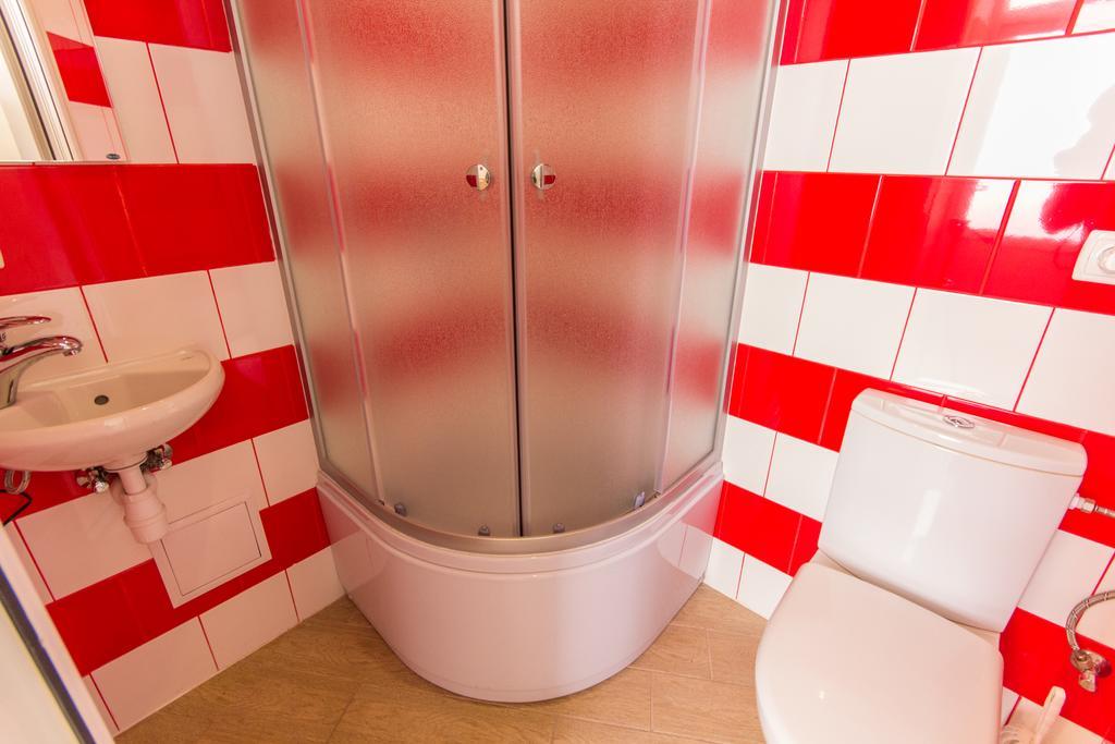 Mini Smart Apartments On Shpytalna 13- Economy Apartment Львів Екстер'єр фото
