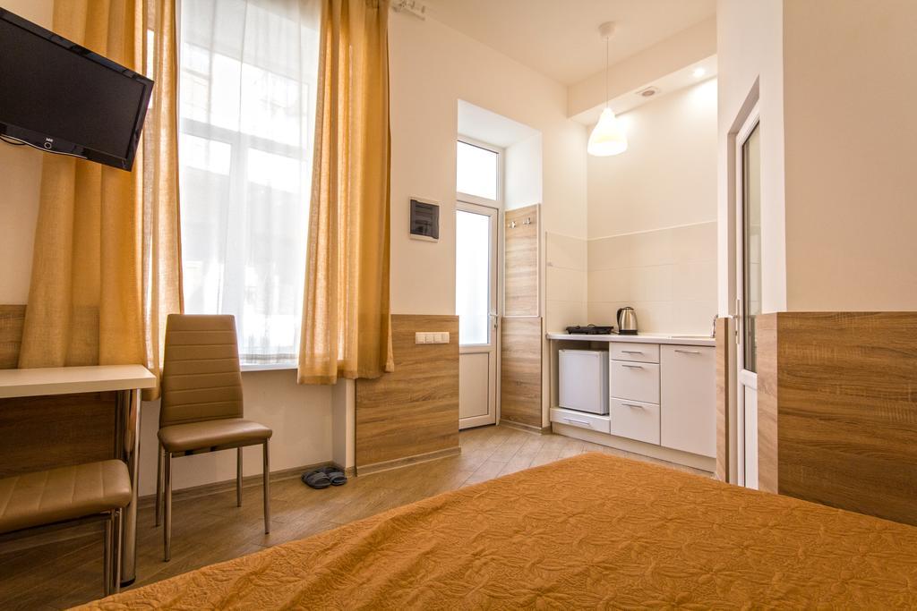 Mini Smart Apartments On Shpytalna 13- Economy Apartment Львів Екстер'єр фото